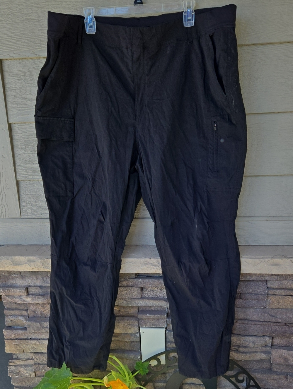 Athleta Women Cargo Black Pants
